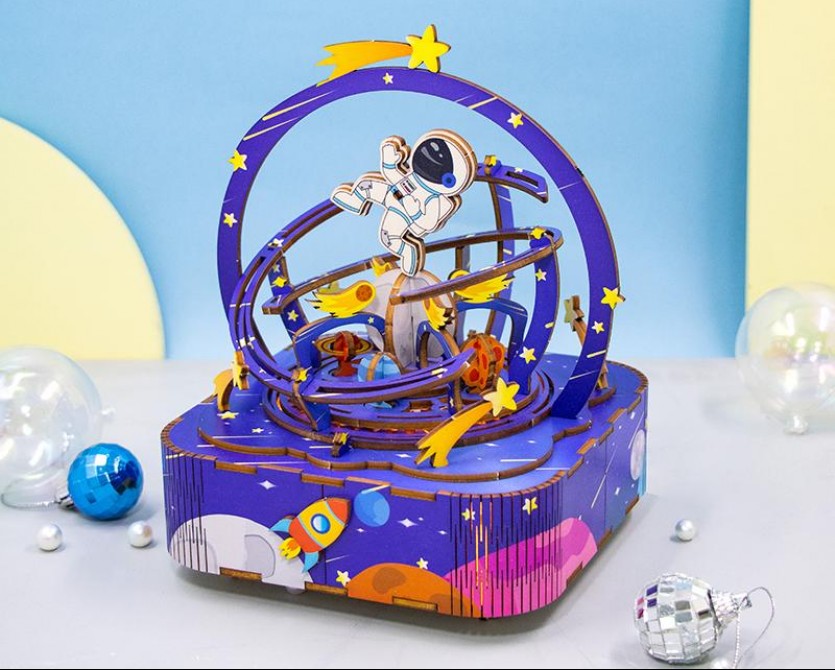 八音盒-漫步太空