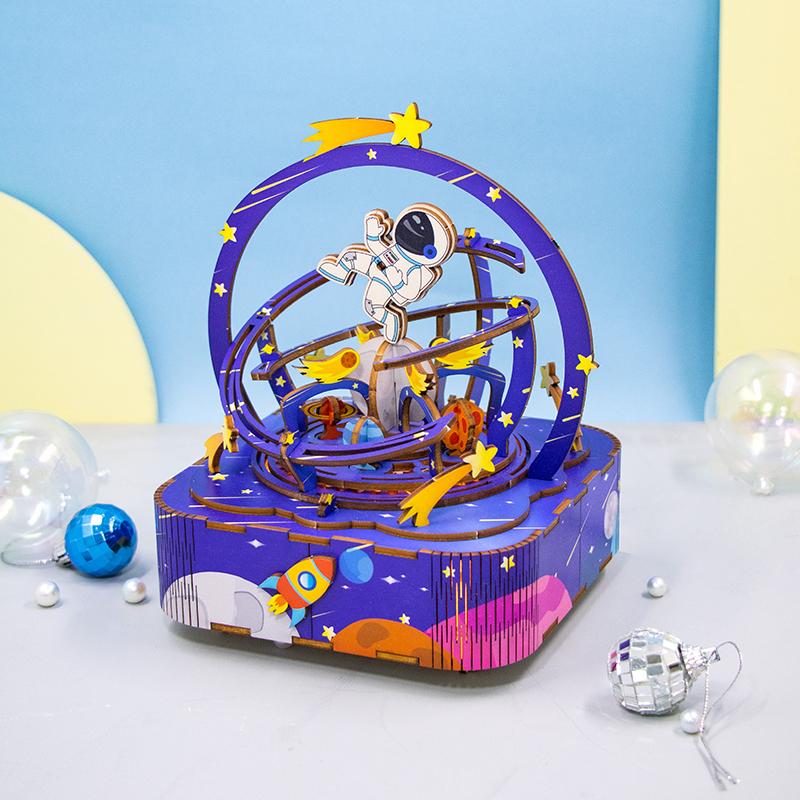 八音盒-漫步太空